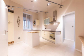 SP15 -Isola- Super Large Apartment